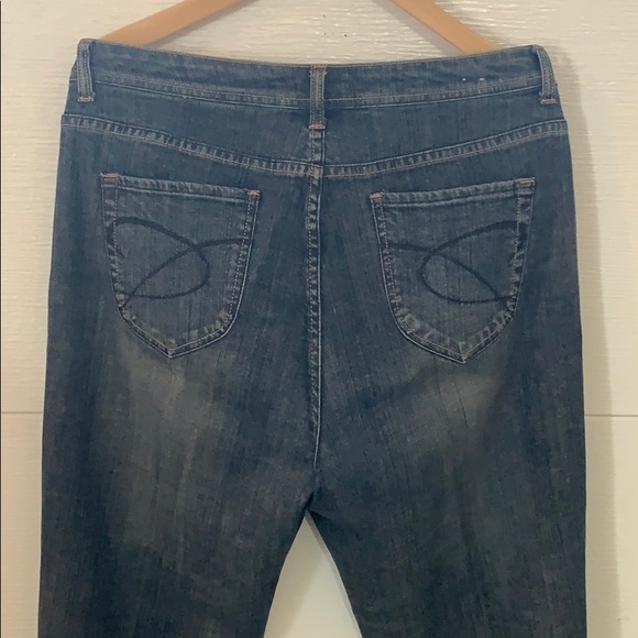 Jeans - Picture 3 of 4